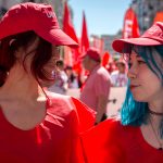 Dos jóvenes manifestantes