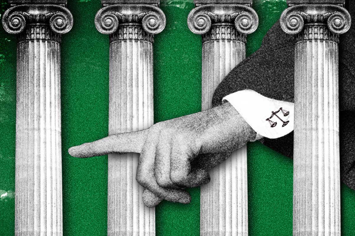 collage mano de la justicia con columnas