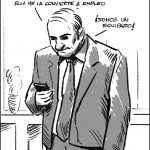 Hombre mirando el móvil