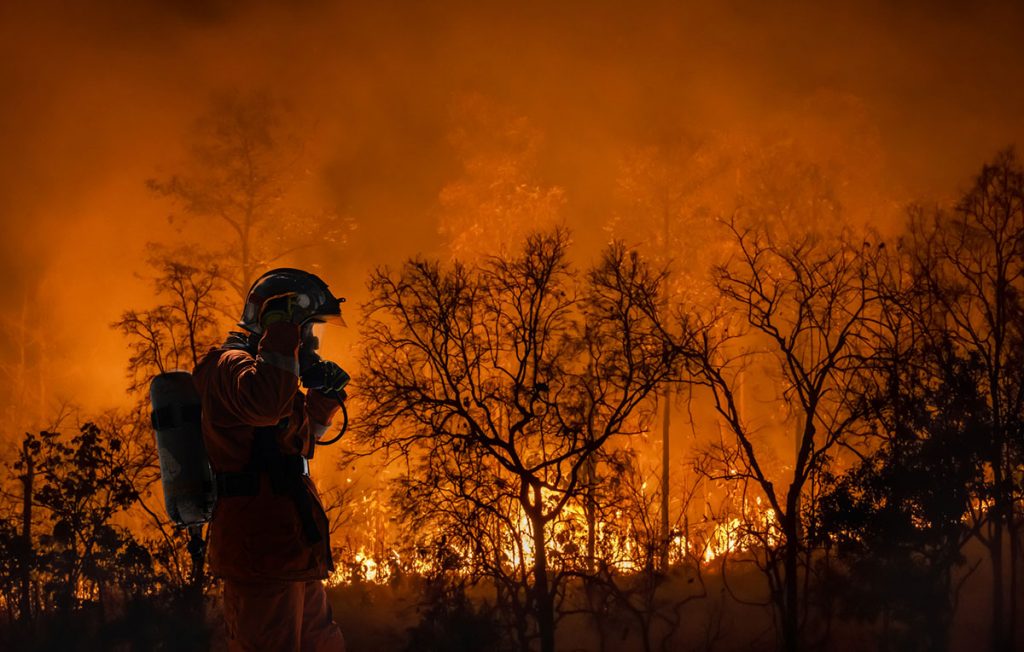 Bombero en un incendio