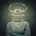 Trabajadora con cabeza explotada