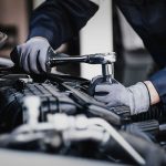 Mecánico con herramientas