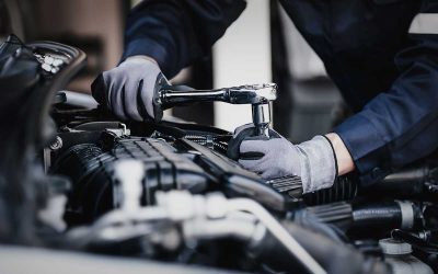 Mecánico con herramientas