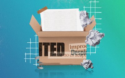 Papeles en una caja de cartón